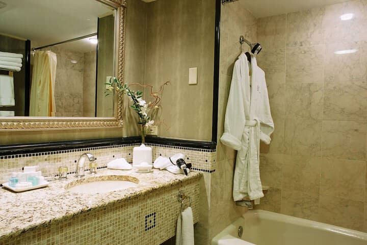 Room 15 of 22
