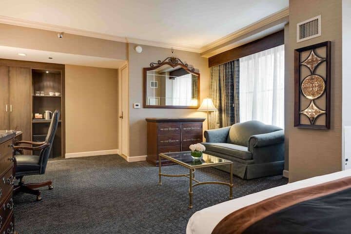 Room 11 of 22